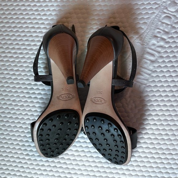 Tom Ford Grey Leather Buckle Strap Sandal Heels Wood Block US 6/6.5 EU 36.5 - Picture 9 of 11